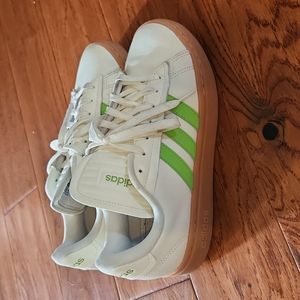 Women adidas sneaker